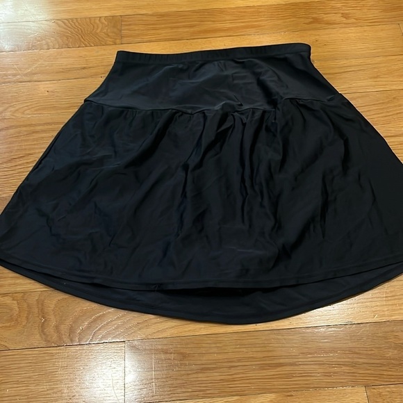 Island Escape Other - Island Escape women’s black swim skirt bottom size 16W.